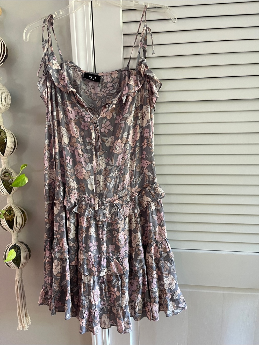 VICI Dusty Pink & Gray Floral Ruffle Tie-Shoulder Mini Dress